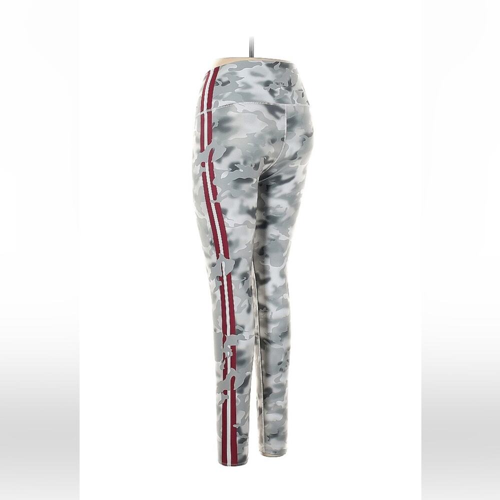 WITH - wear it to heart grey Camo leggings,  med
